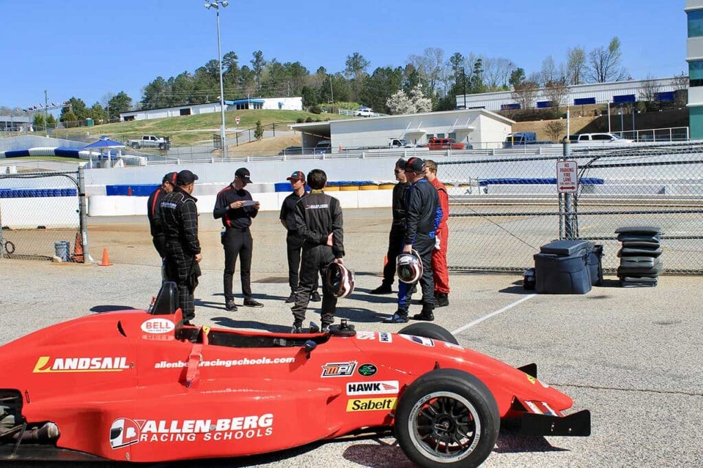 Nascar Vs. F1 Drivers: Who Reigns Supreme On The Racetrack? 6 Abrs ra track rhc 29
